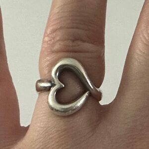 Retired James Avery Abounding love Heart Ring Sz 7